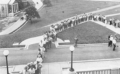 Payday at the building 1916